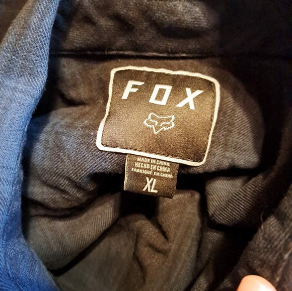 Fox Plaid Flannel Size XL - Picture 5 of 5